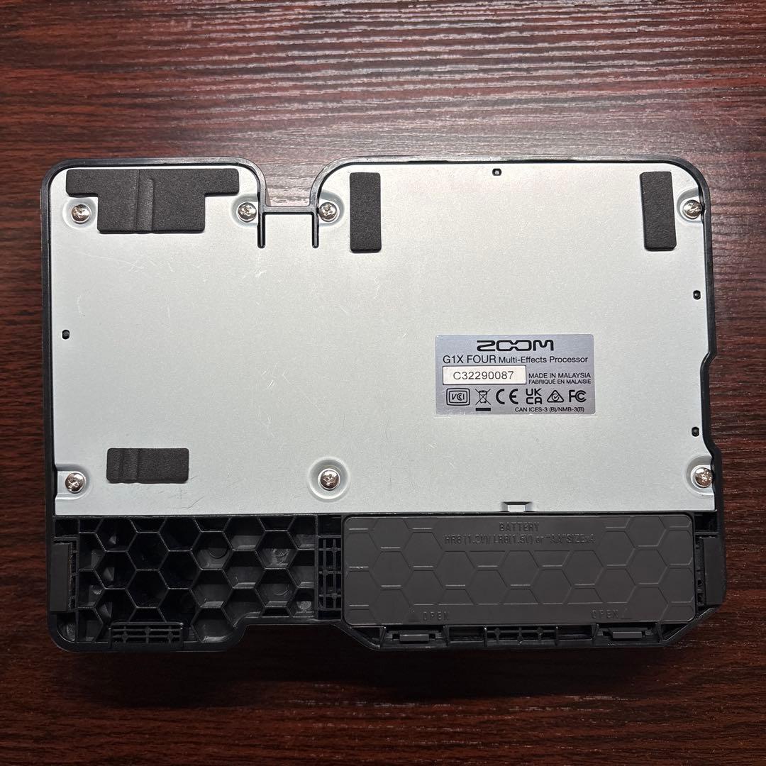 ZOOM G1X FOUR ギターエフェクター