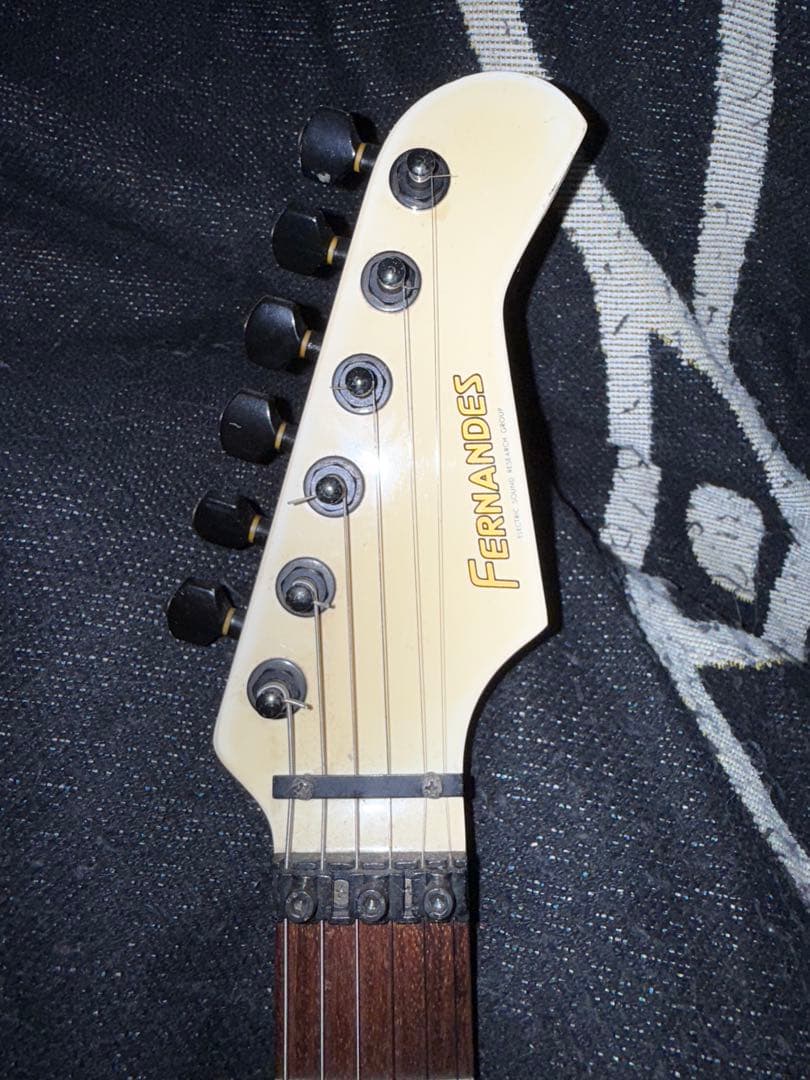 FERNANDES エレキギター アイボリー
