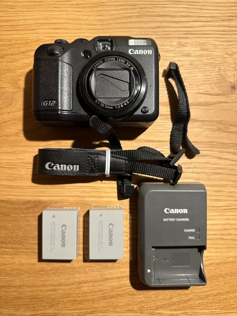 ⭐︎美品⭐︎ Canon G12 コンデジ 2バッテリー ストラップ 充電器付き