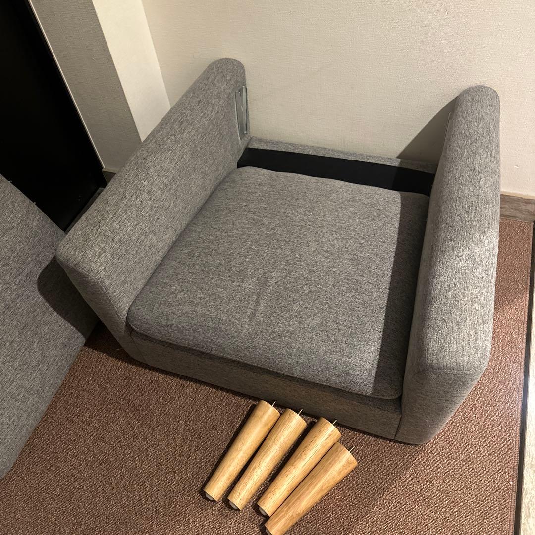 グレーの1人掛けソファ　椅子　カウチ