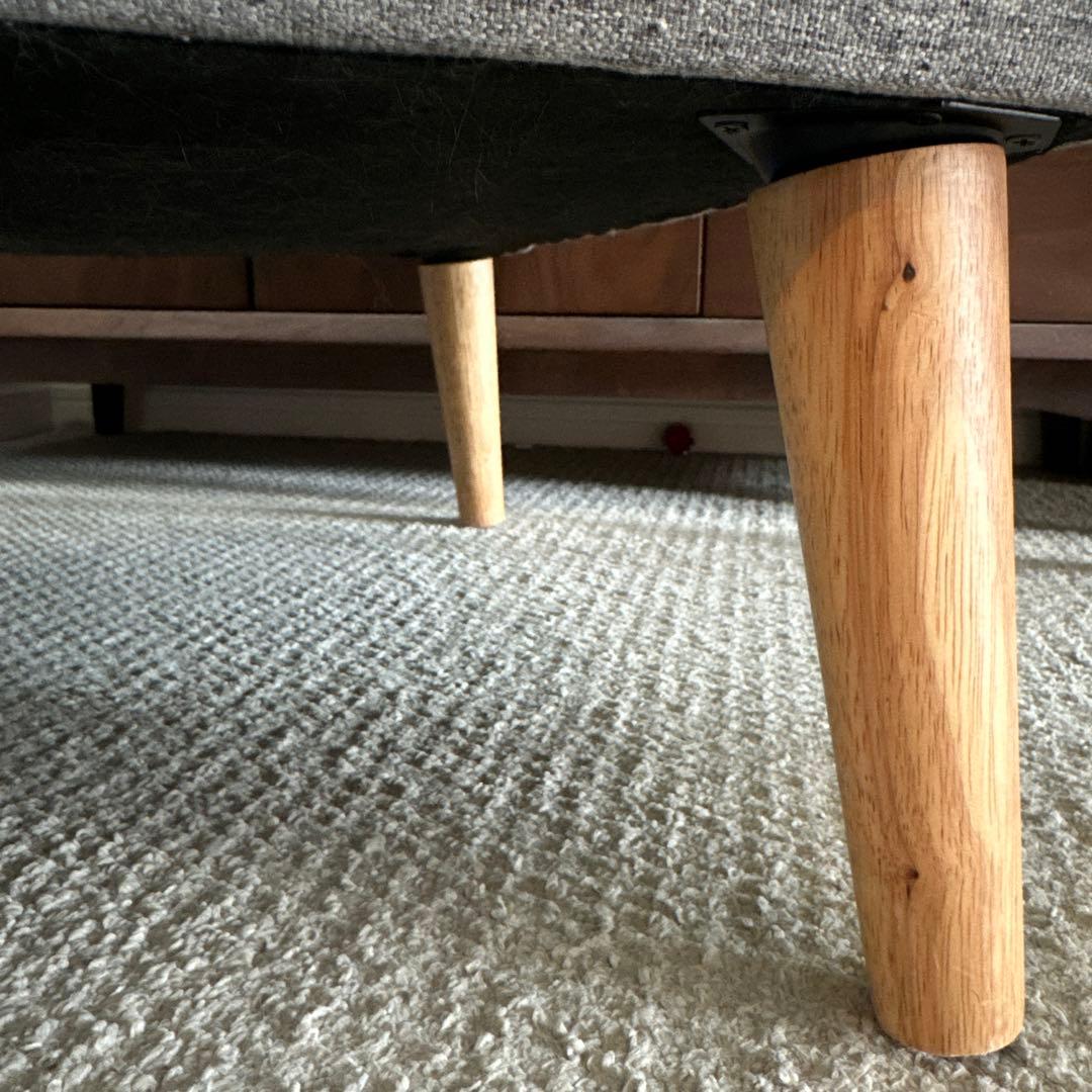 グレーの1人掛けソファ　椅子　カウチ