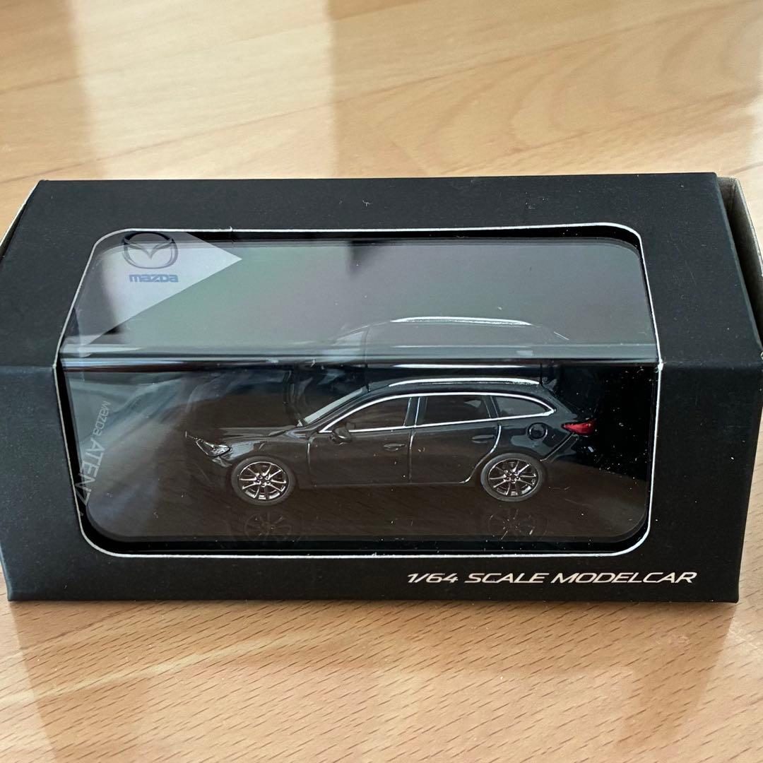 【新品未開封品】 マツダ アテンザワゴン GJ 2015 1/64ミニカー 黒