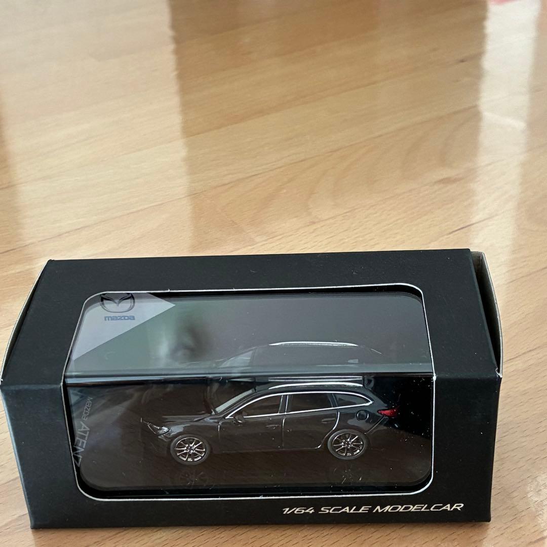 【新品未開封品】 マツダ アテンザワゴン GJ 2015 1/64ミニカー 黒