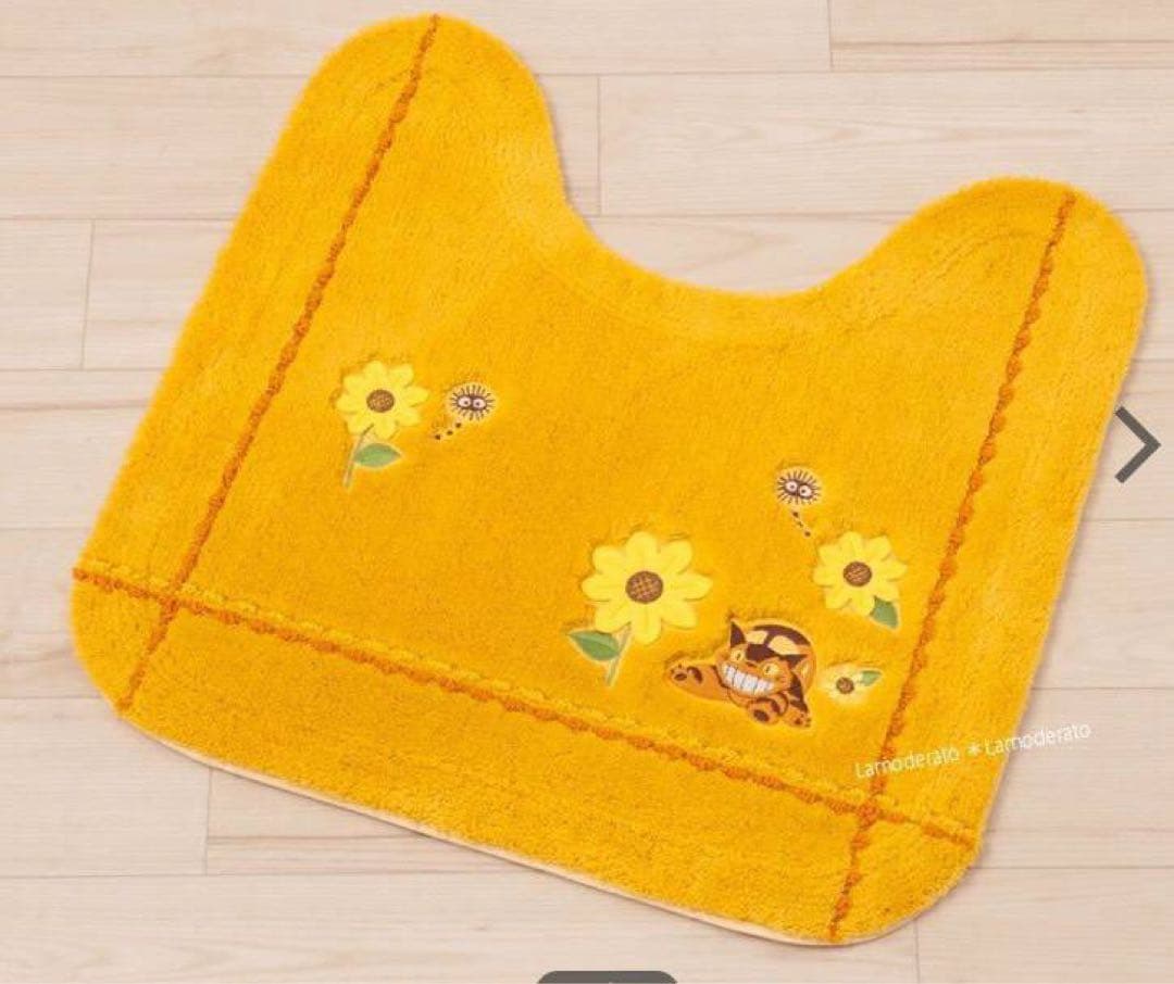 ジブリ　となりのトトロ　ネコバス　ロングトイレマットセット　新品