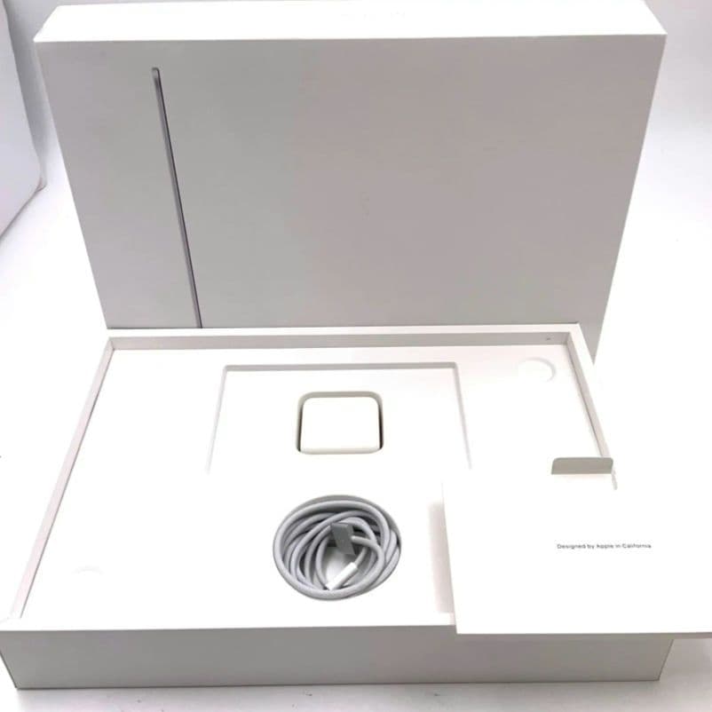 8*9様 AppleMacBookAir 13インチ M2 16GB 512GB