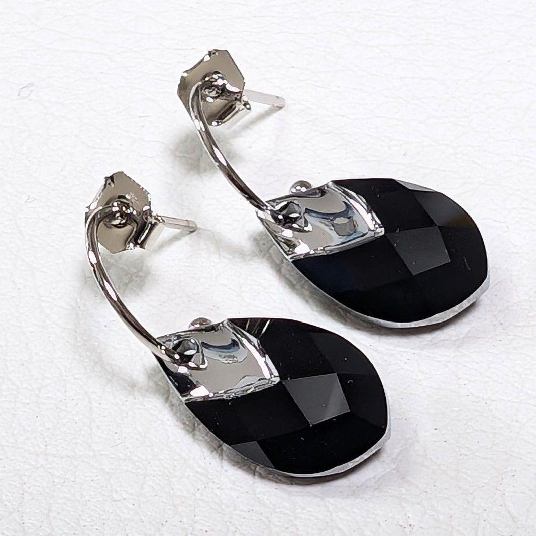 SWAROVSKIのピアス〈No.S51〉