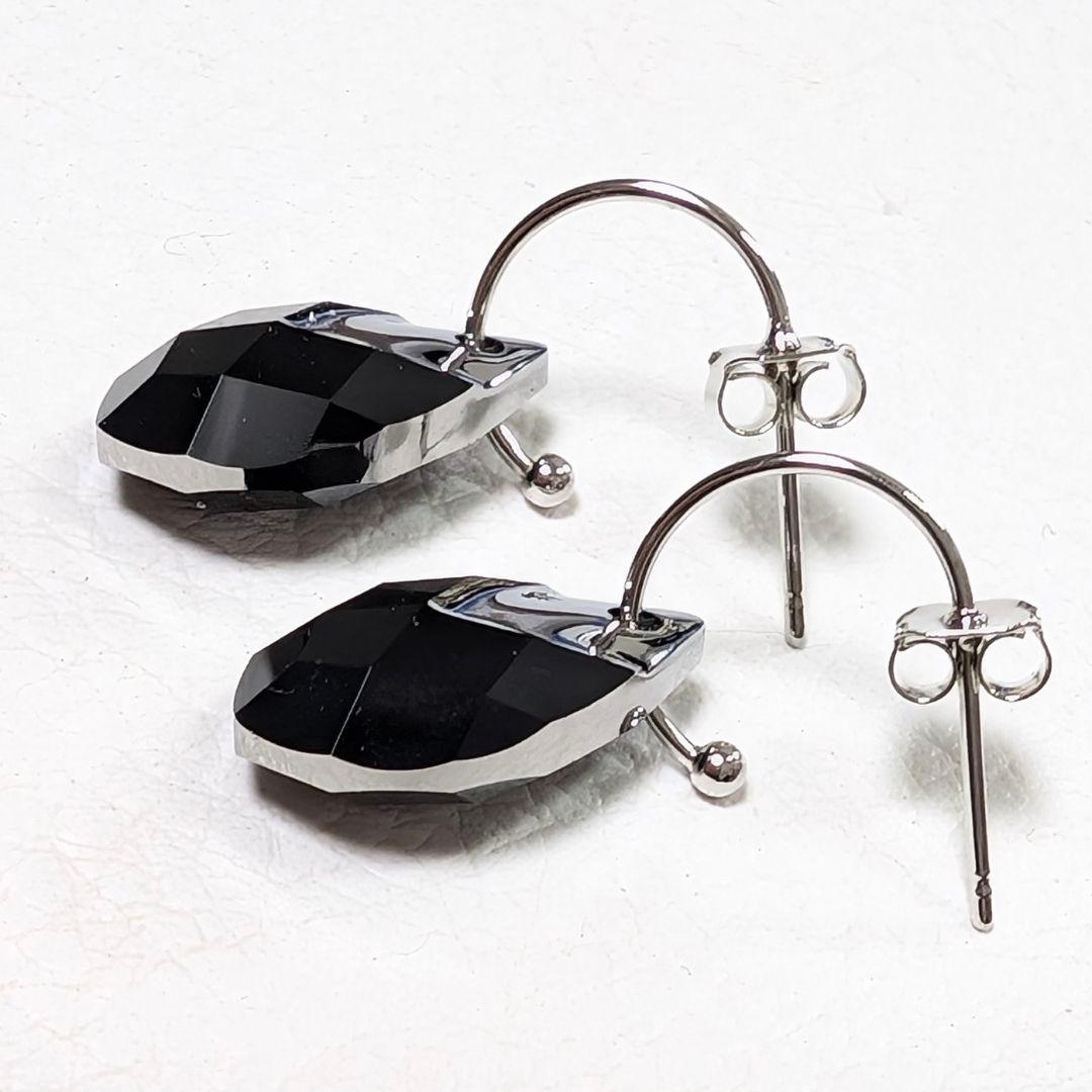 SWAROVSKIのピアス〈No.S51〉