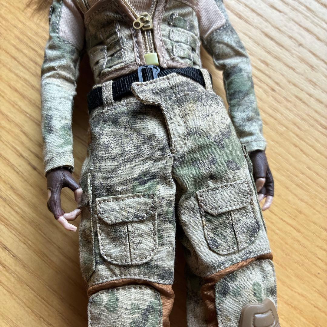 【美品】1/6 ベリークール 女性兵士 フィギュア（ハイブリッド素体）　迷彩