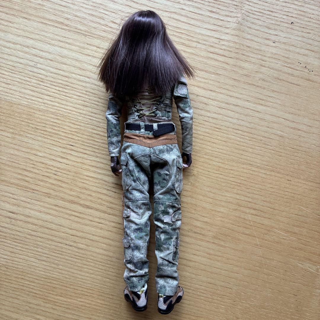 【美品】1/6 ベリークール 女性兵士 フィギュア（ハイブリッド素体）　迷彩