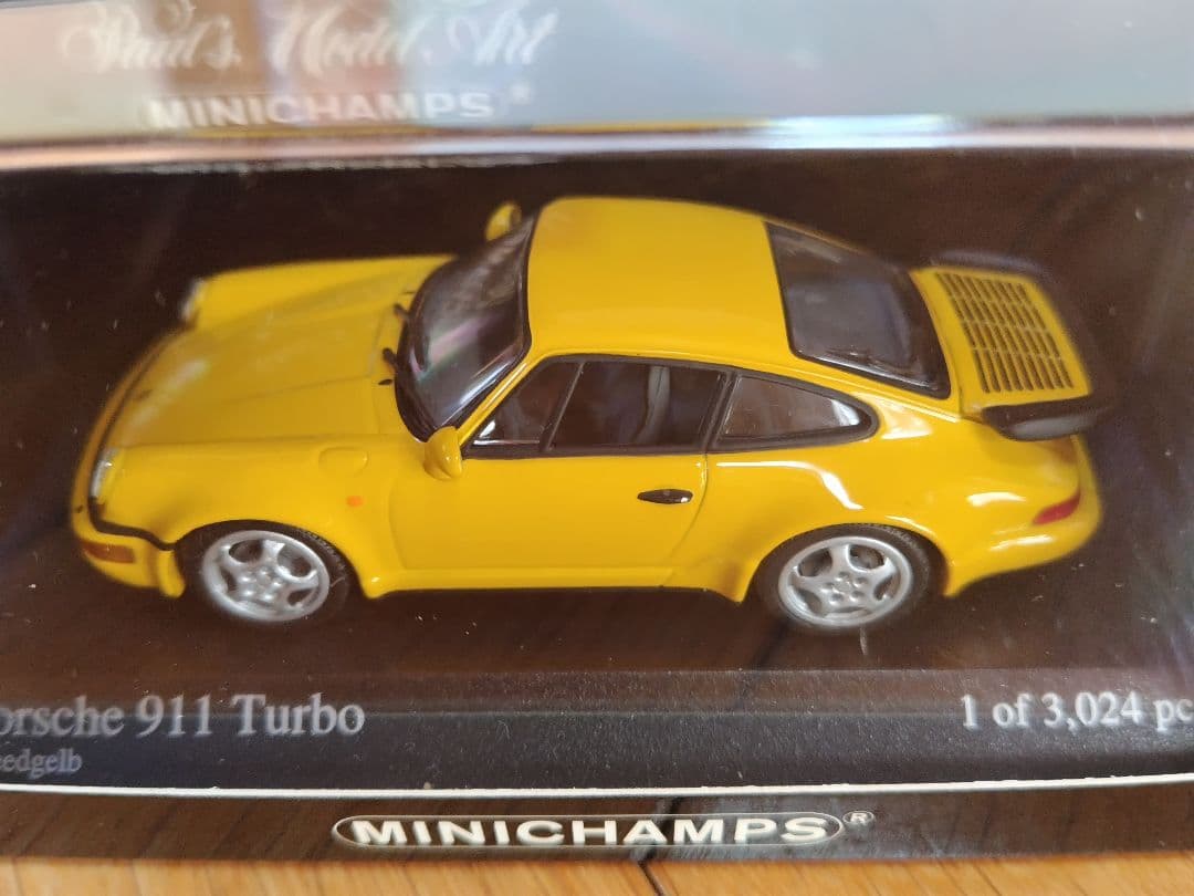 MINICHAMPS「Porsche 911 Turbo 1990」