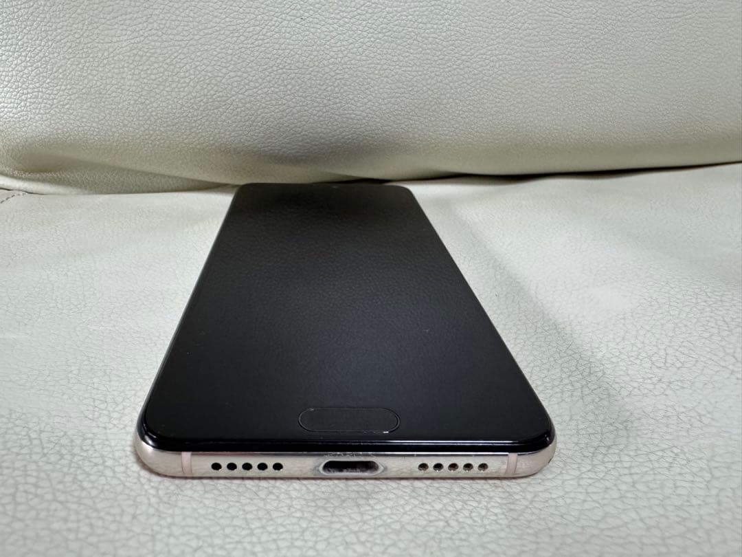 HUAWEI P20スマーフォン（ピンクゴールド）