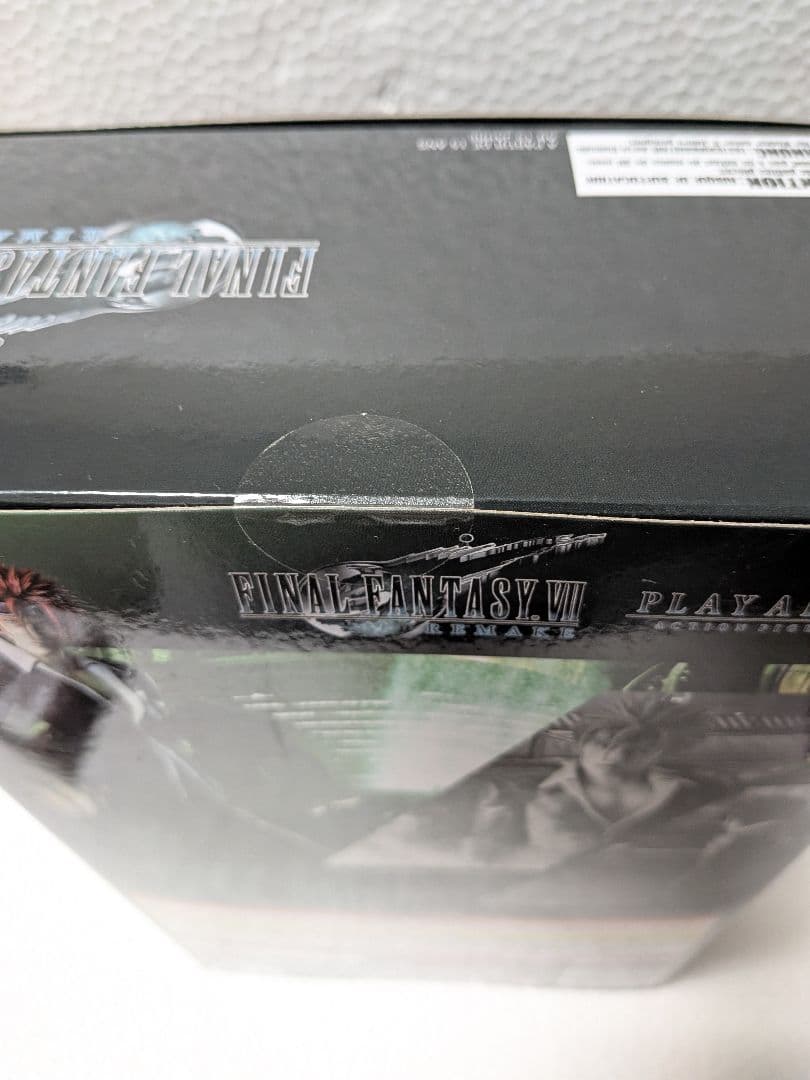 ファイナルファンタジー　VII リメイク PLAY ARTS改 レノ　フィギュア