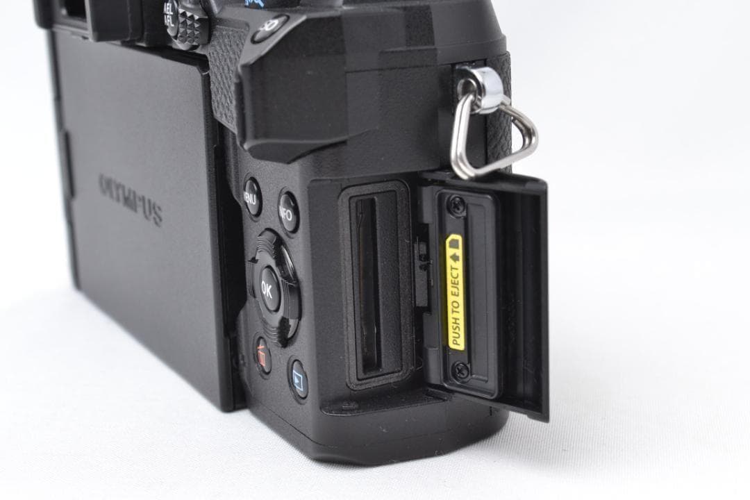 ■ 美品 ■ オリンパス　OM-D E-M5 MarkⅢ ブラック ボディ