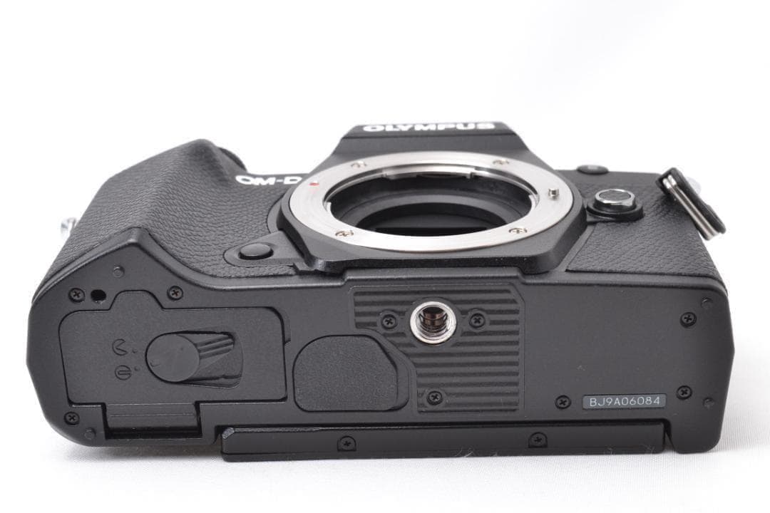 ■ 美品 ■ オリンパス　OM-D E-M5 MarkⅢ ブラック ボディ
