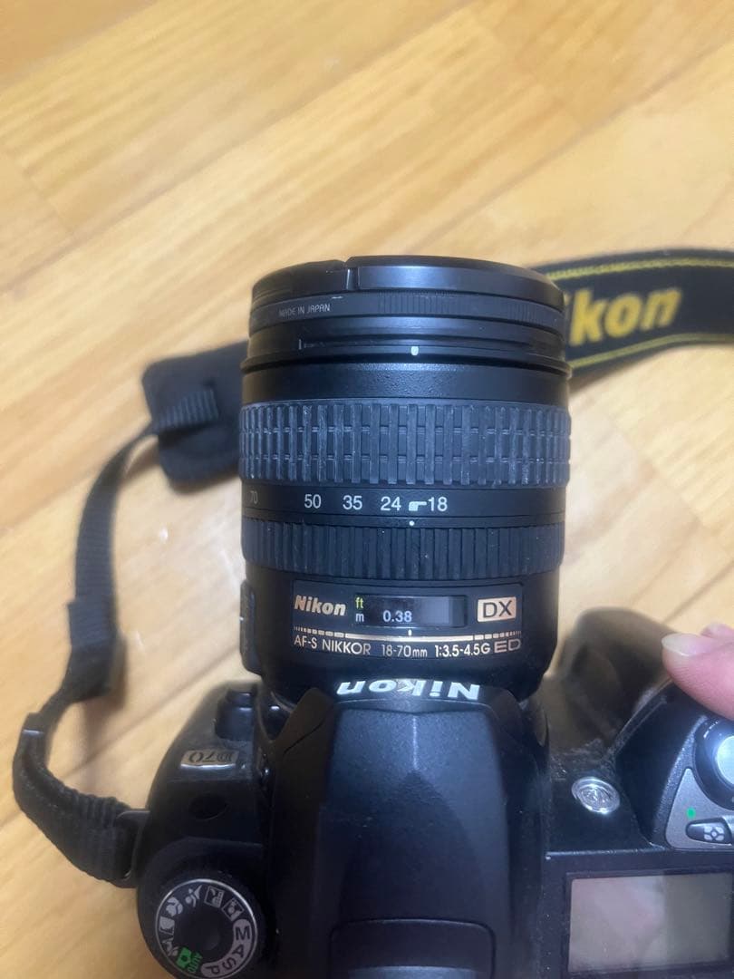 Nikon D70デジタル一眼レフカメラ AF-S NIKKOR 18-70mm