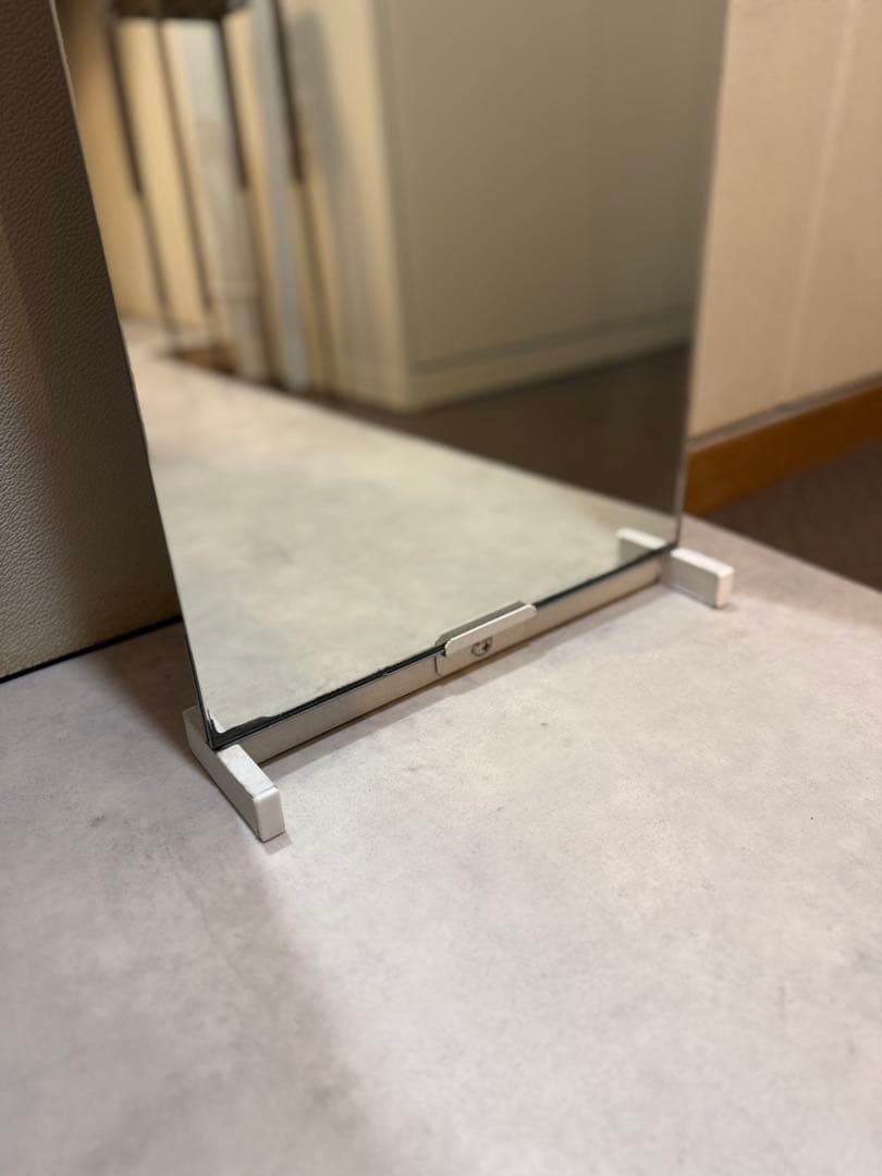 突っ張り壁面ミラー　幅３０【ＨＭ−Ｍ３０】