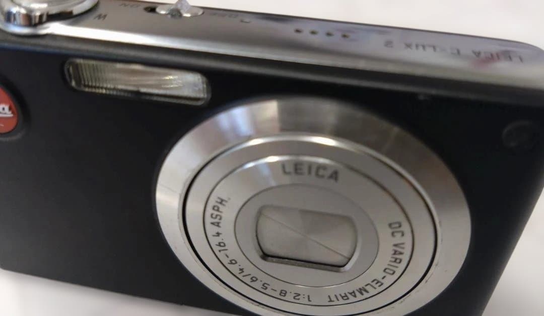 Leica C-LUX2　セット（本体、バッテリー、充電器、ケース、ストラップ）