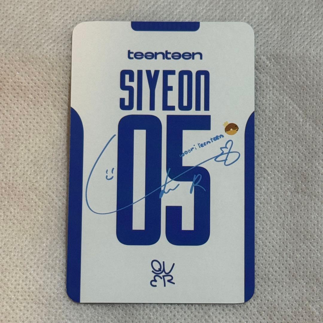 QWER シヨン ウリ銀行 トレカ