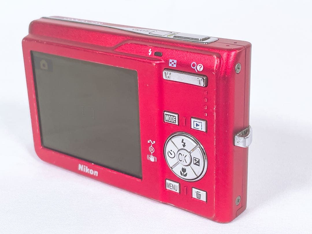Nikon ニコン コンパクトデジタルカメラ COOLPIX S200