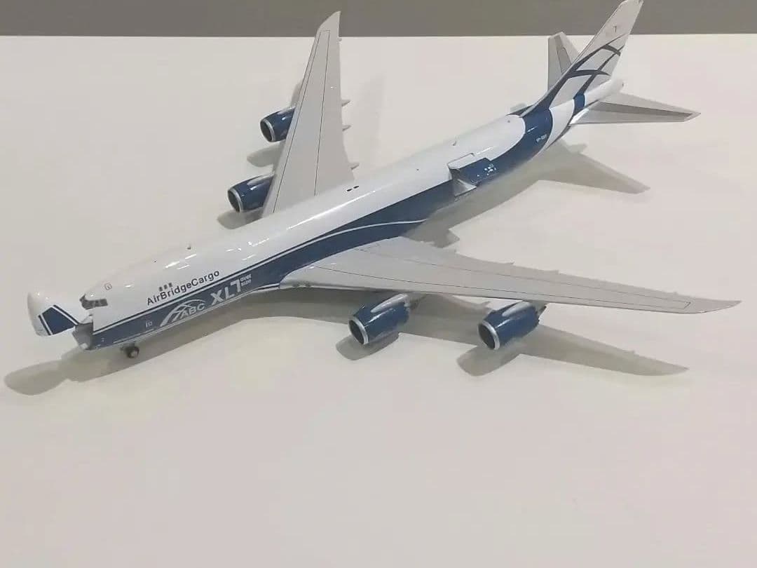 エア　ブリッジ貨物航空　B747-8F 1/400 開閉式