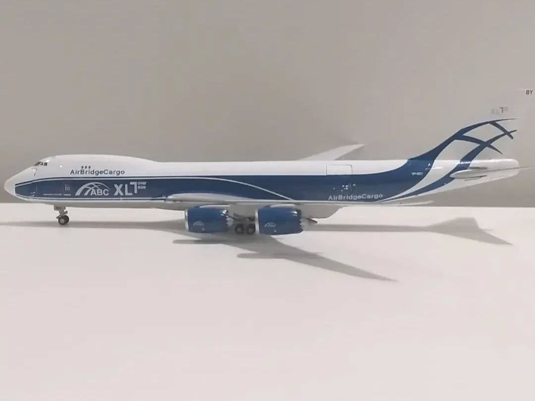 エア　ブリッジ貨物航空　B747-8F 1/400 開閉式