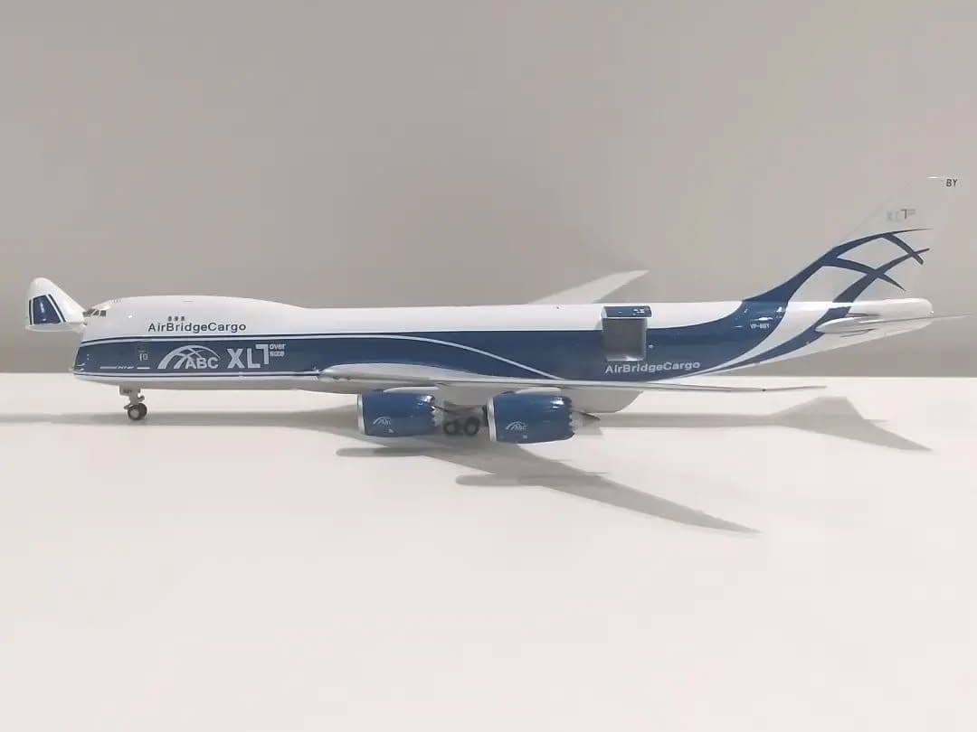 エア　ブリッジ貨物航空　B747-8F 1/400 開閉式
