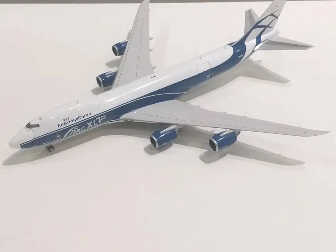 エア　ブリッジ貨物航空　B747-8F 1/400 開閉式