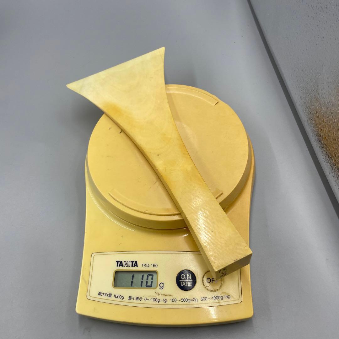 239ヴィンテージ 天然素材　三味線バチ　重さ約110g