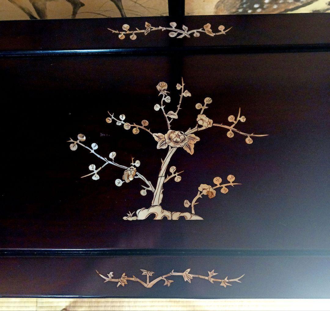 中古品　螺鈿飾り棚(輸入品です。)　程度良です。