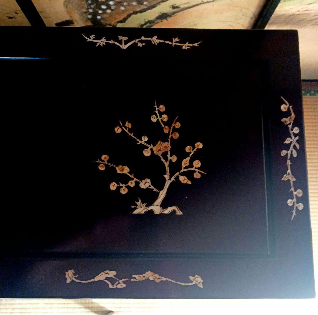 中古品　螺鈿飾り棚(輸入品です。)　程度良です。