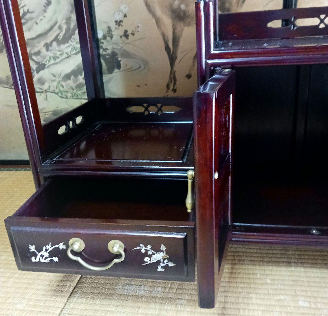 中古品　螺鈿飾り棚(輸入品です。)　程度良です。