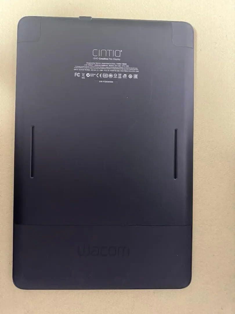 液タブ・ペンタブ Wacom Cintiq 13HD DTK-1300