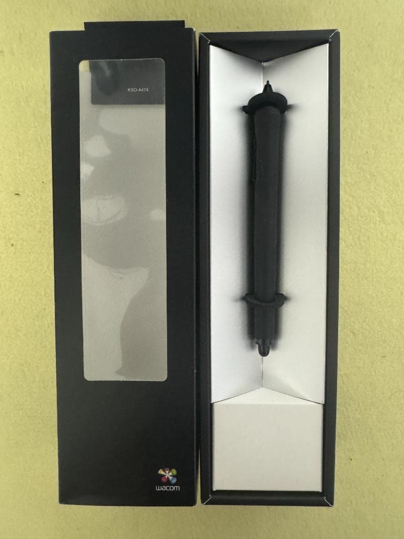 液タブ・ペンタブ Wacom Cintiq 13HD DTK-1300