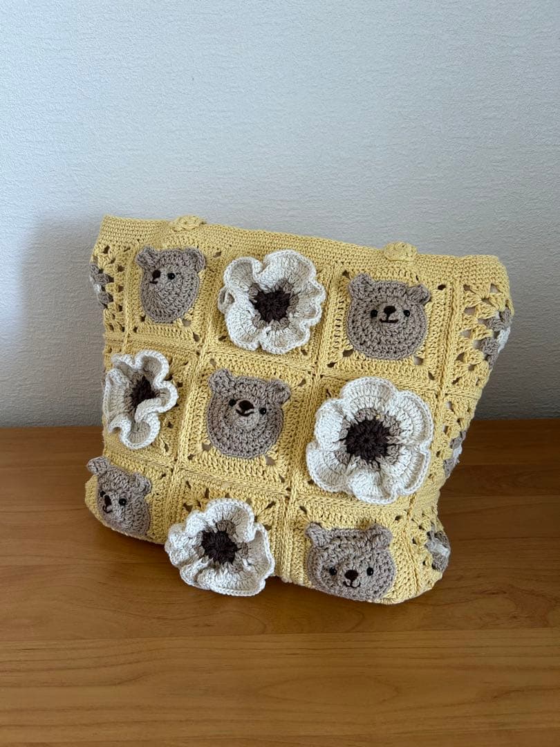 2026春夏新作‼️ハンドメイド　クマと花のモチーフのバッグ