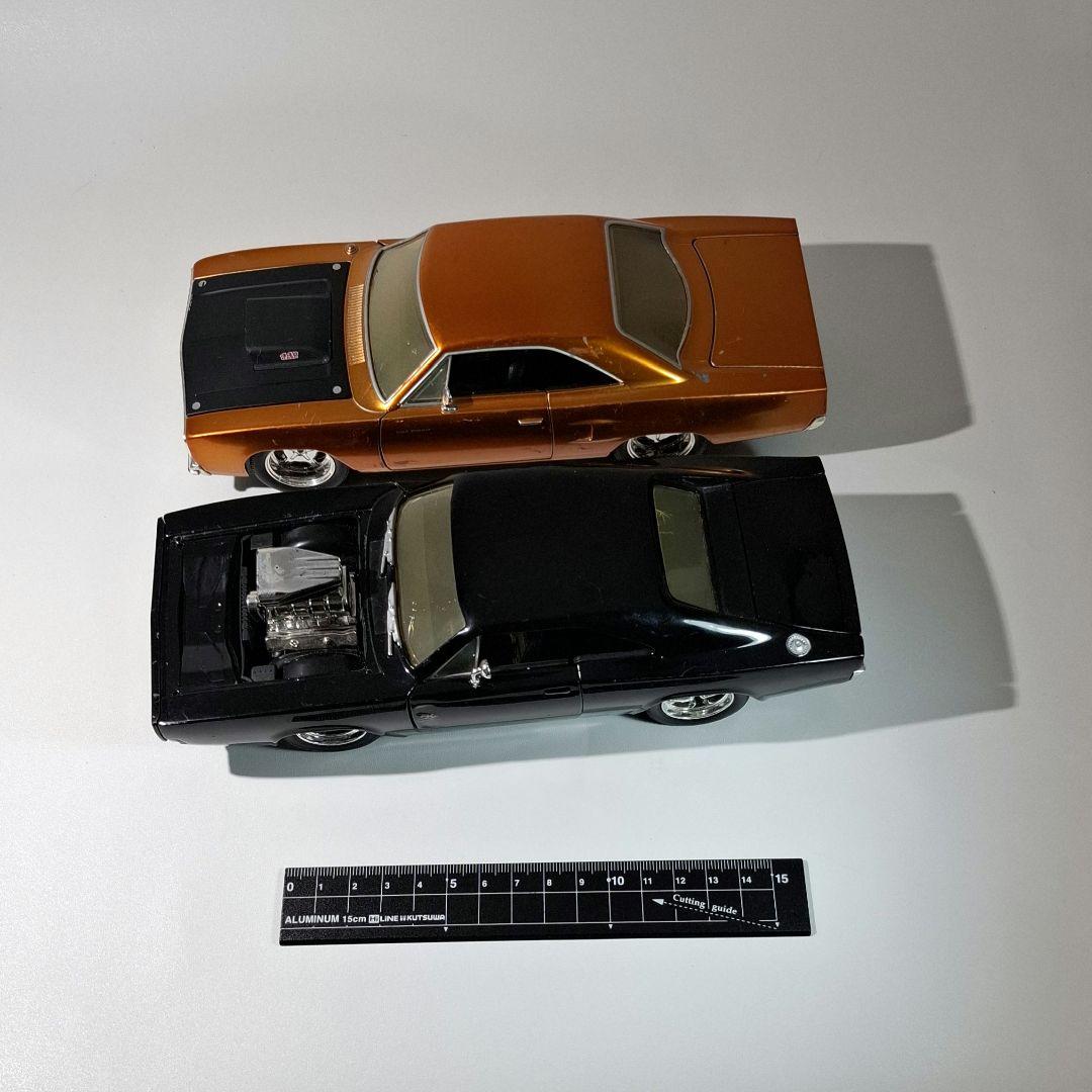 ワイルドスピード ミニカー 1/24 ダッジチャージャー ロードランナー 2台