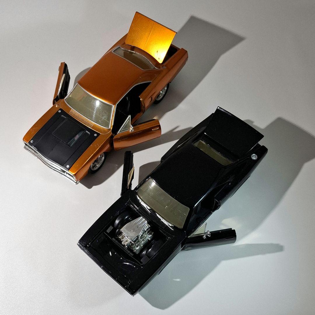 ワイルドスピード ミニカー 1/24 ダッジチャージャー ロードランナー 2台