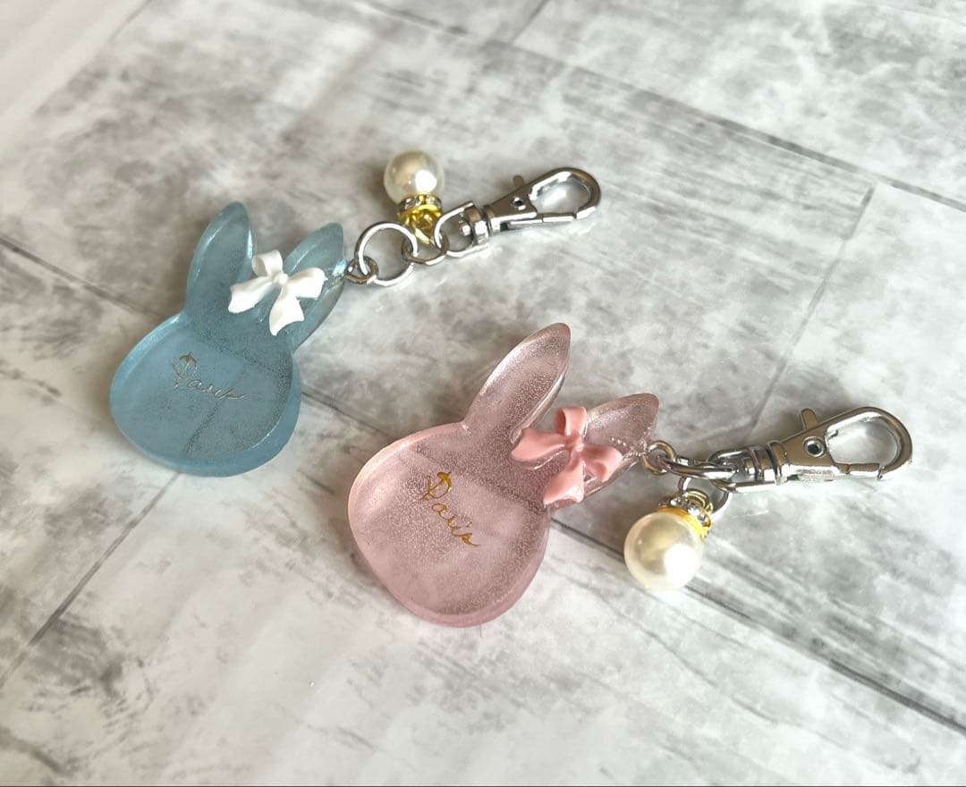 チャーム　キーホルダー　シャカシャカキーホルダー　シェイカー　レジン　うさぎ