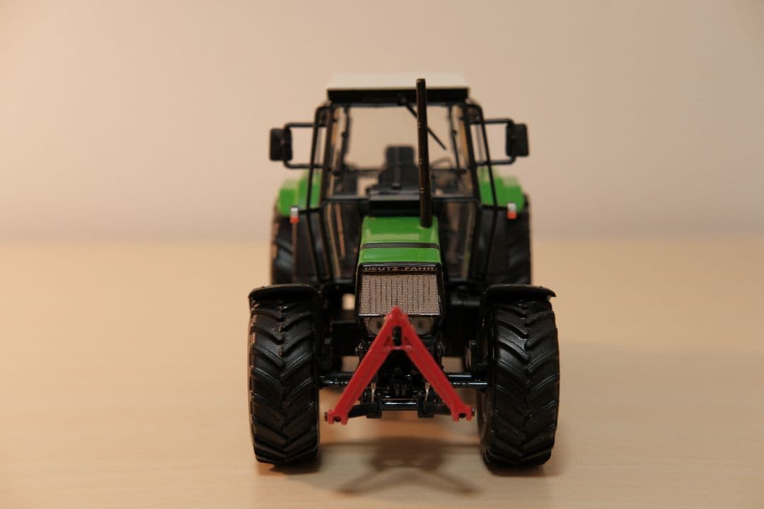 Deutz-Farh トラクターミニチュア1/32 限定1000台