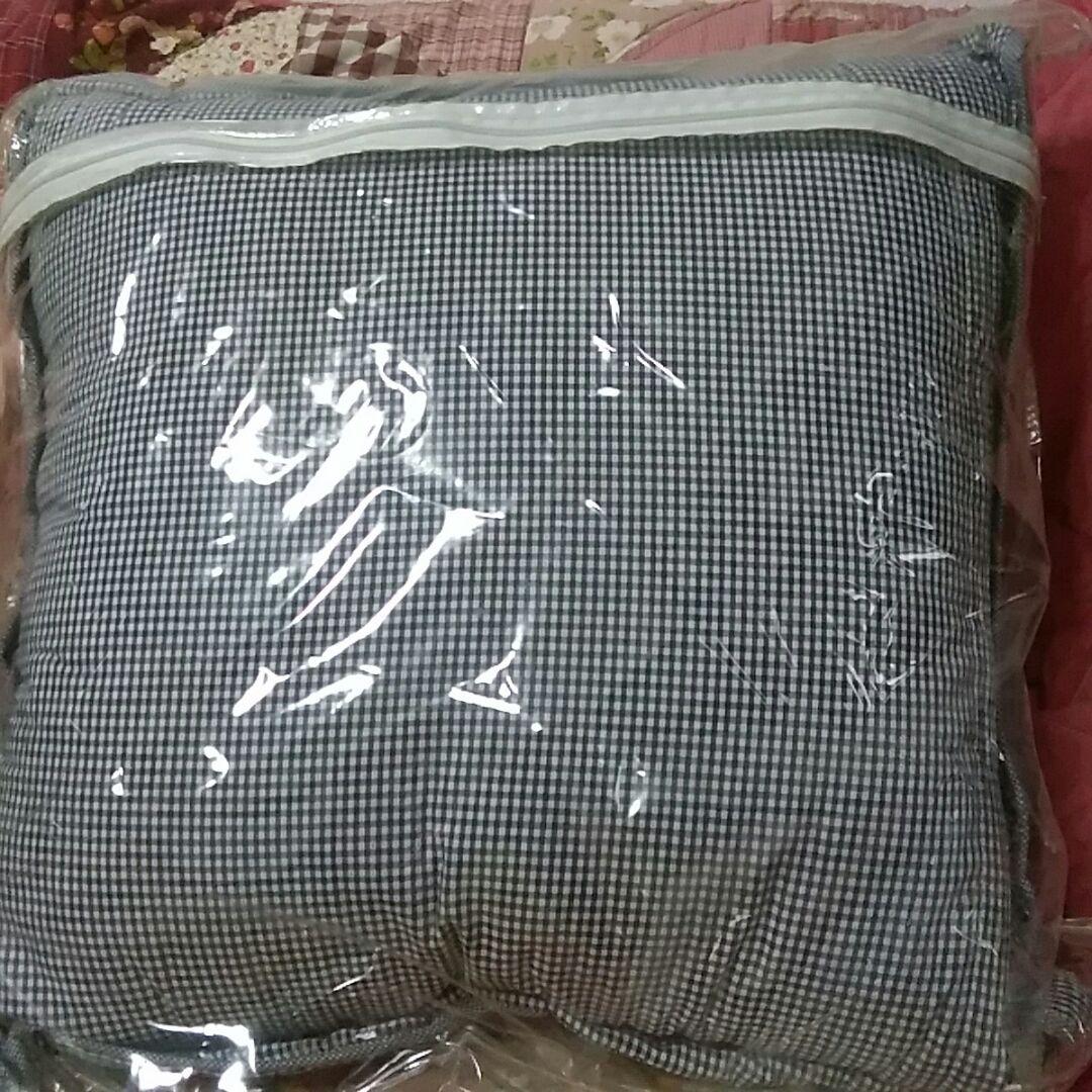 ピンクハウス　クッション