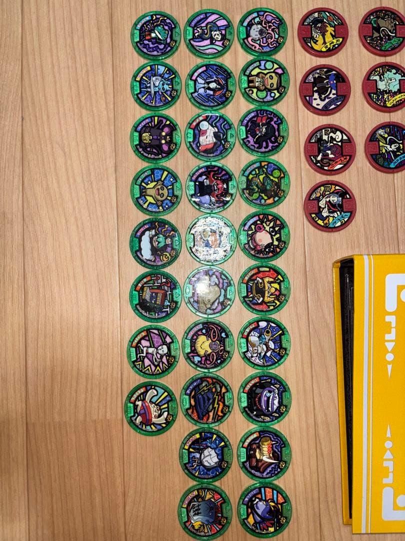 妖怪ウォッチ メダル 84枚セット 超妖怪大辞典　緑メダル　赤メダル　レアメダル