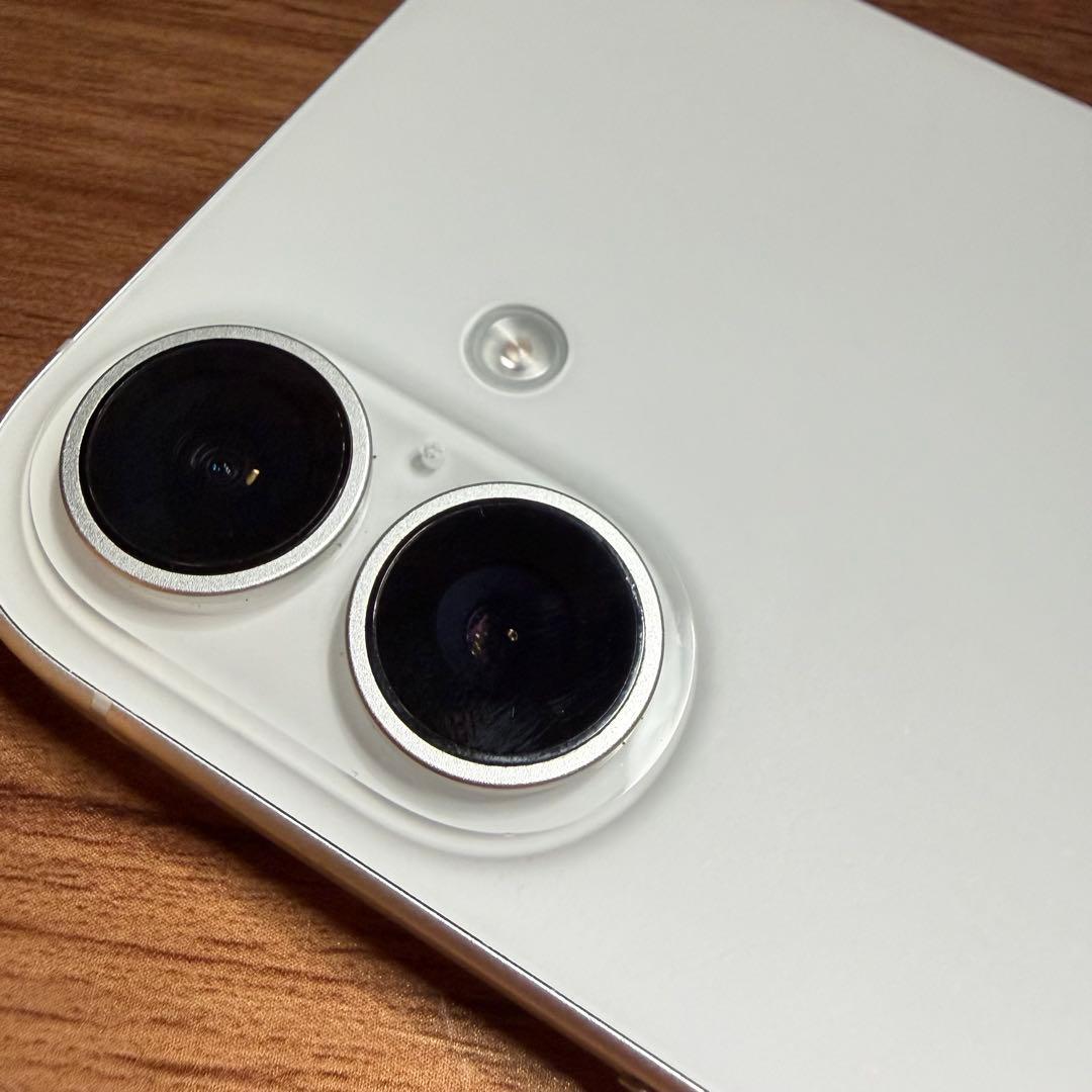 Apple iPhone 16 256GB ホワイト 本体　無印