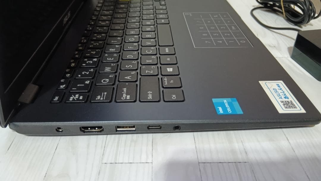 TRlK　Asus E410KA Celeron Office付き