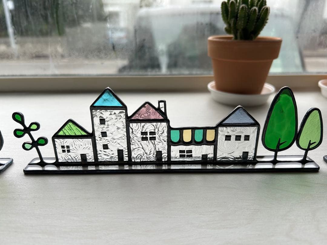 イチヤ　ステンドグラス　街並み