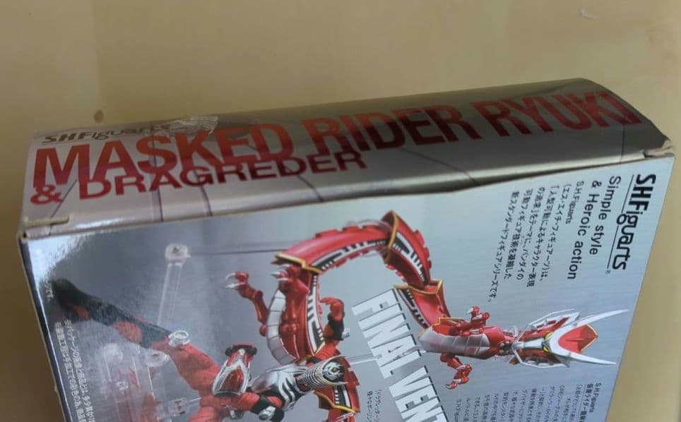 S.H.Figuarts 仮面ライダー龍騎 ＆ ドラグレッダー