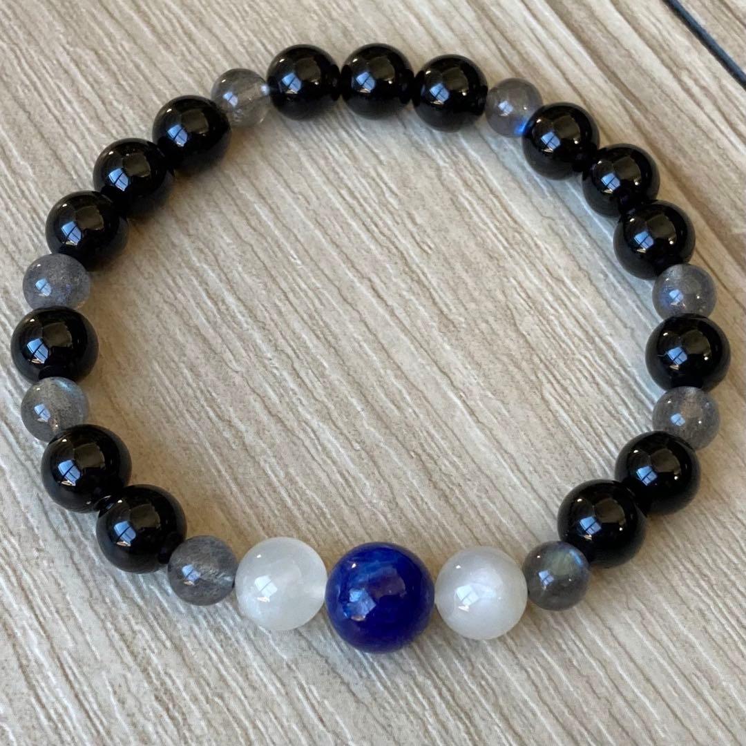 最強の魔除けに守られ女性の強さを引き出すパワーストーンブレスレット/カイヤナイト