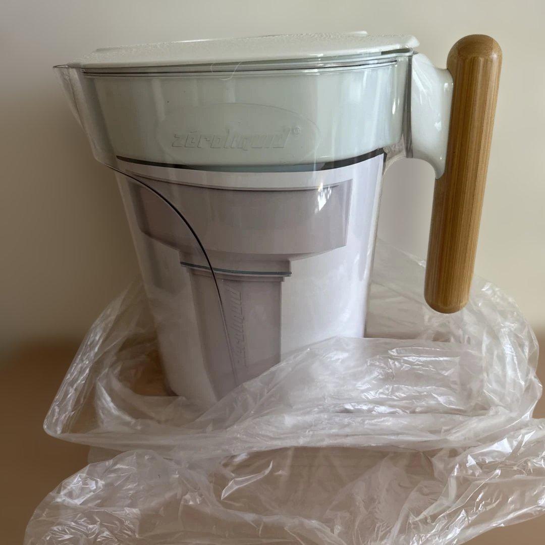 【新品・未使用】ＺＥＲＯピッチャー ６層浄水フィルター搭載