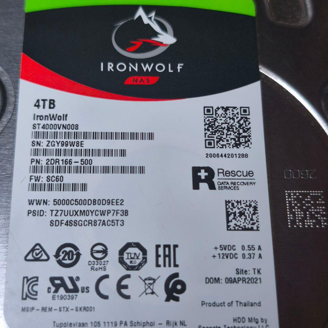Seagate IronWolf ST4000VN008 4TB × 2台