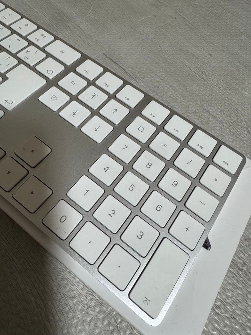 Apple Magic Keyboard テンキー付き ホワイト　美品