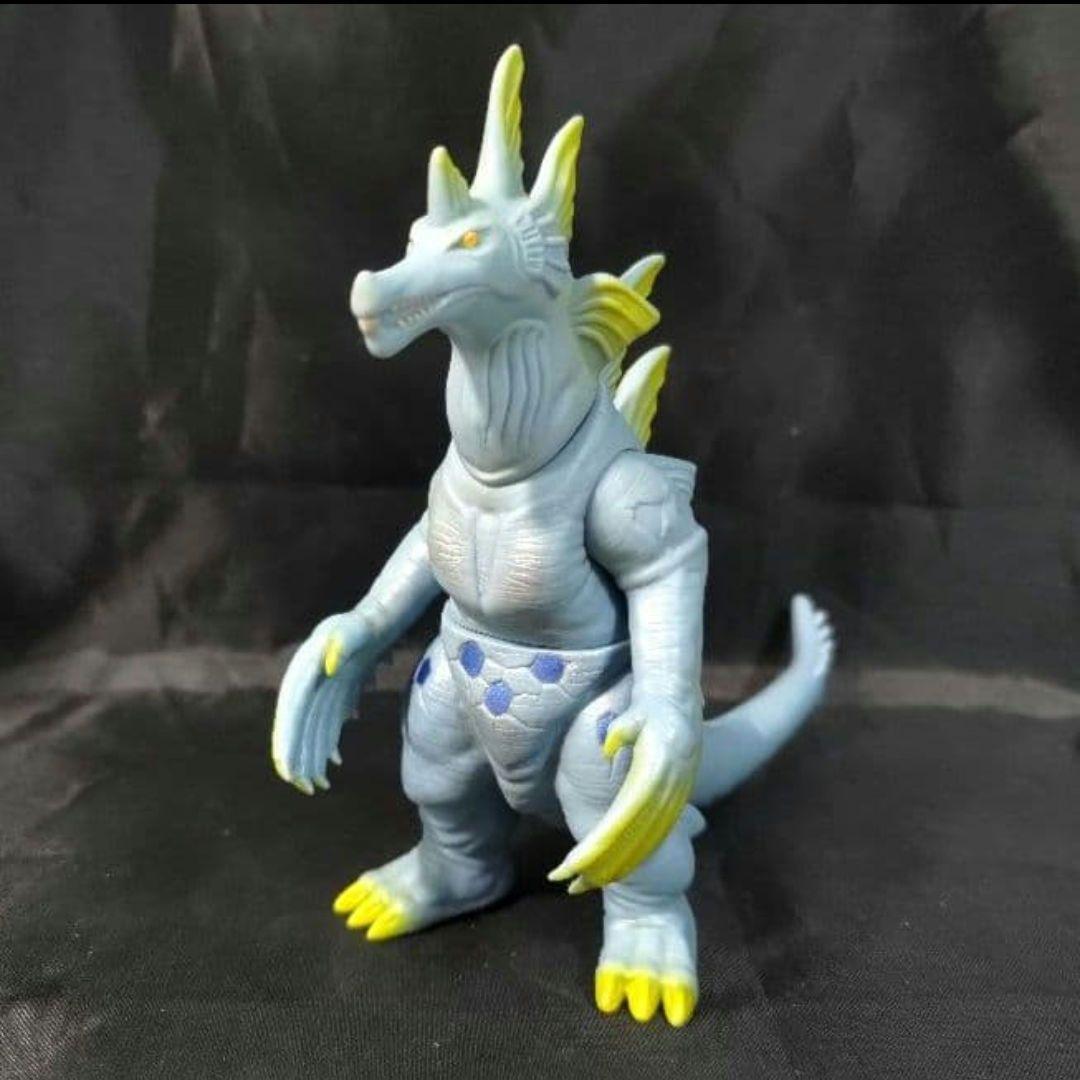 【生産終了】ヒッポリト星人　ウルトラマン 怪獣 ソフビ 800 廃盤レア　他3点