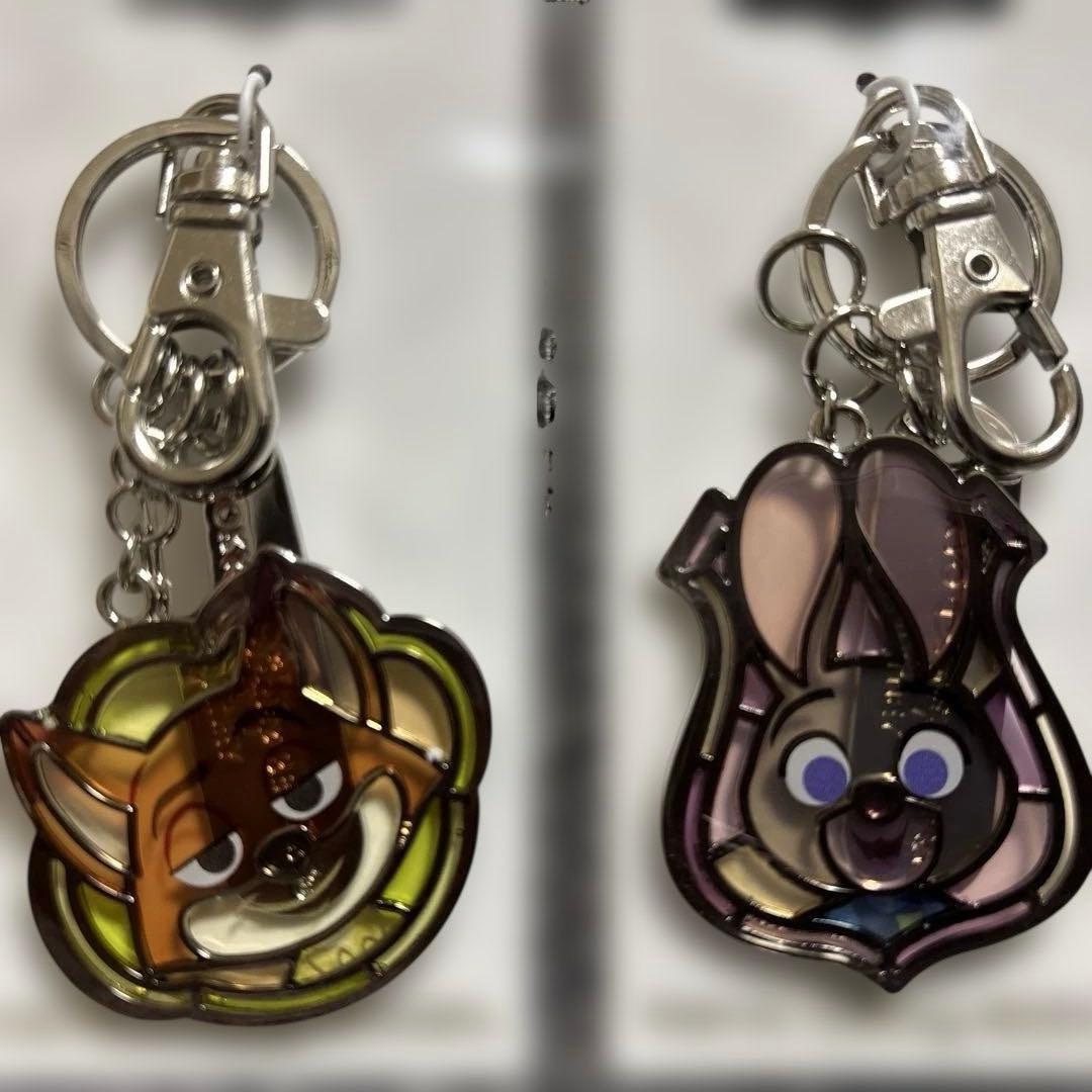 新品　ズートピア ニック＆ジュディ　ステンドグラスキーチェーン　映画来場記念品付